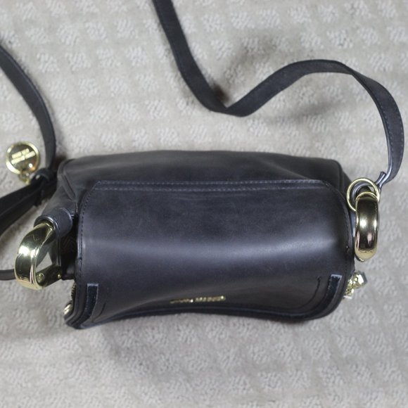 Steve Madden Medium Size Rounded Black Crossbody Purse - LIKE NEW - Picture 4 of 9